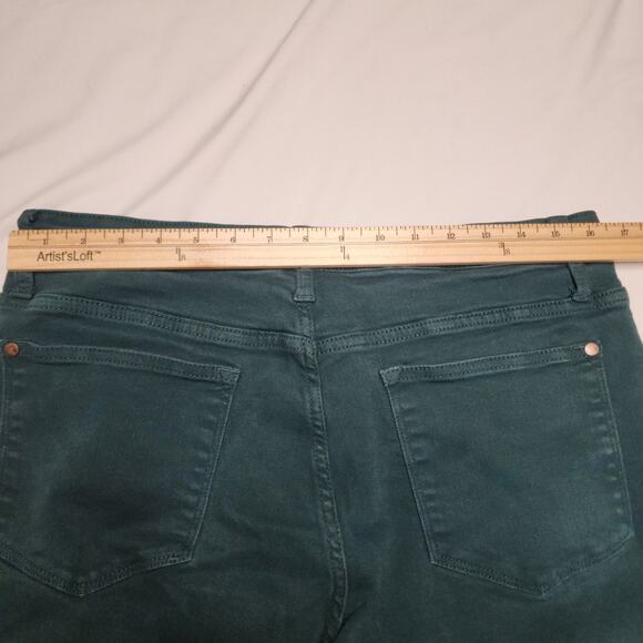 Judy Blue Womens Wide Leg Crop Jeans Sz 15/32 Green Raw Hem JB88104C Button Fly - Picture 3 of 8